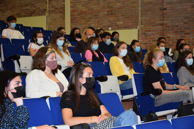 Acto de bienvenida a estudiantes extranjeros en la Facultad de Filología y Traducción de la Universidade de Vigo.