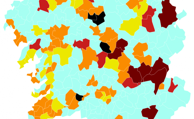 Covid por concellos: el brote escolar de Foz eleva la localidad al riesgo extremo; gran bajada en Monforte