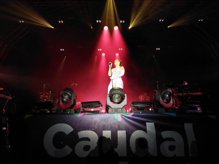 ​(VÍDEO) Bad Gyal y Nathy Peluso: blin blin y veneno en el Caudal Fest para despedir el verano