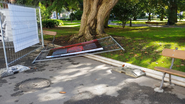 Actos de vandalismo en la exposición de Acampa por la Paz