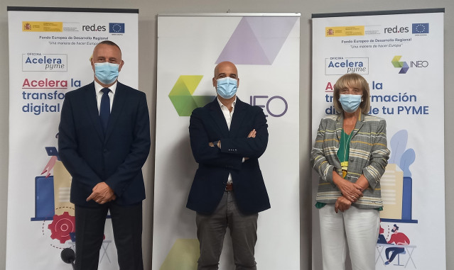 Jorge Cebreiros, presidente de CEP; Luis Álvarez Sestelo, presidente de INEO; y Marisol Nóvoa, presidenta de CEO