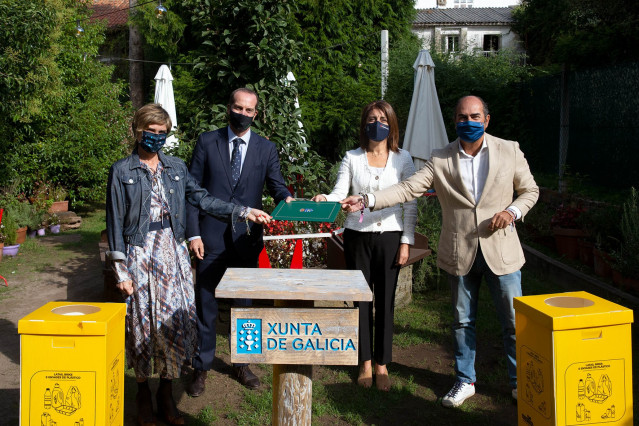 Firma de un convenio entre la Xunta, el Clúster de Turismo de Galicia y Ecoembes para dotar de contenedores selectivos a los establecimientos hosteleros