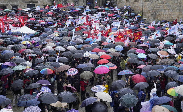 Manifestación para que el SERGAS contrate más médicos de familia y pediatras convocada por SOS Sanidade Pública