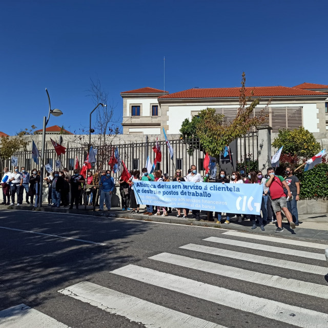 Concentración de CIG-Abanca ante la Xunta