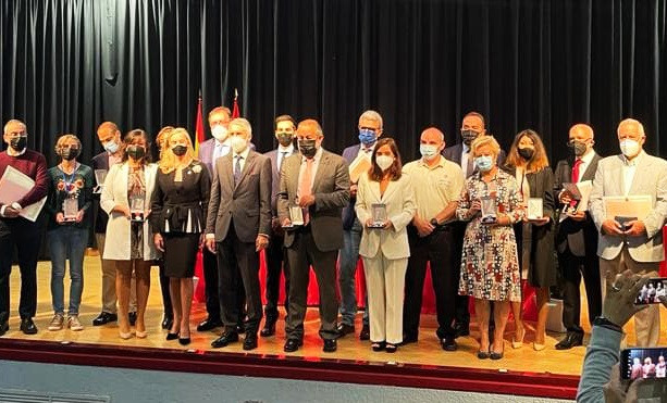 La alcaldesa de A Coruña, Inés Rey, recibe la medalla de plata al mérito social penitenciario otorgada al Ayuntamiento de A Coruña