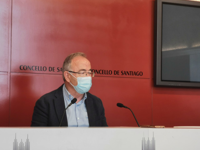 El alcalde de Santiago de Compostela, Xosé Sánchez Bugallo, en rueda de prensa.
