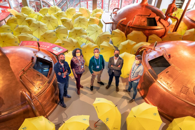 Representantes De La Asociación Profesional De Guías De Galicia Visita MEGA