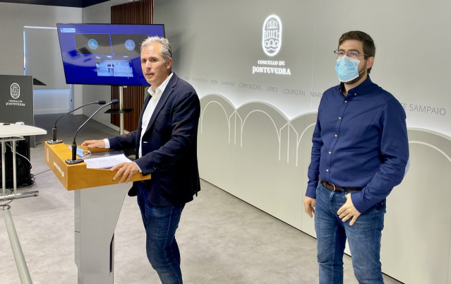 El portavoz del grupo municipal y presidente local del Partido Popular de Pontevedra, Rafa Domínguez, en rueda de prensa.