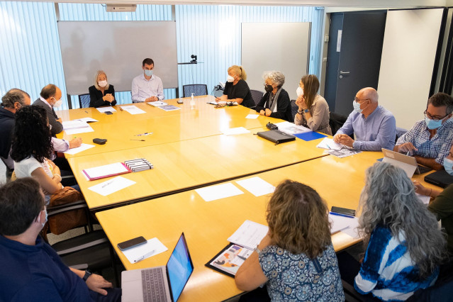 Reunión de la Comisión de Seguimiento de la implantación del documento estratégico 'Por unha Atención Primaria vertebradora do Sistema de Saúde'.