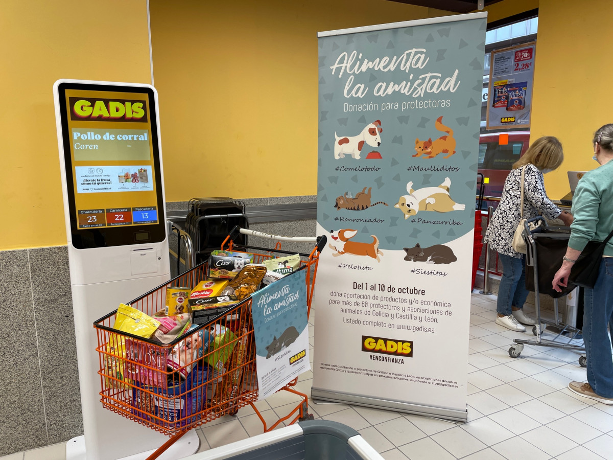 GADIS ALIMENTA LA AMISTAD (20)