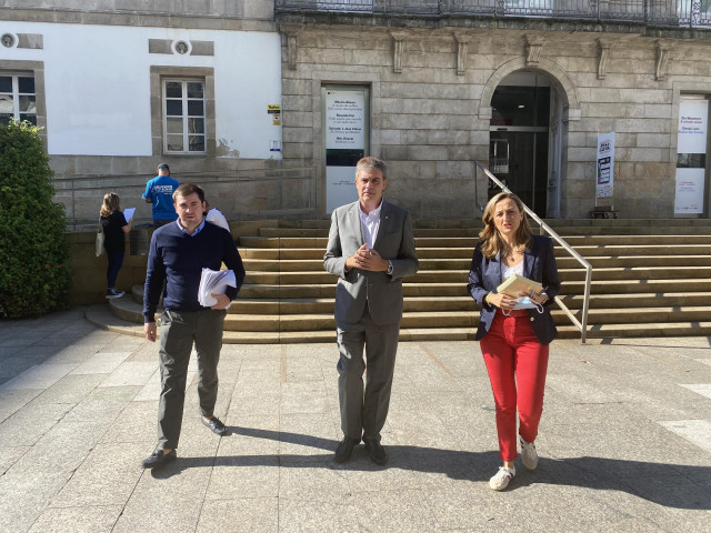 Los concejales del PP de Vigo, Jesús Marco, Alfonso Marnotes y Teresa Egerique.