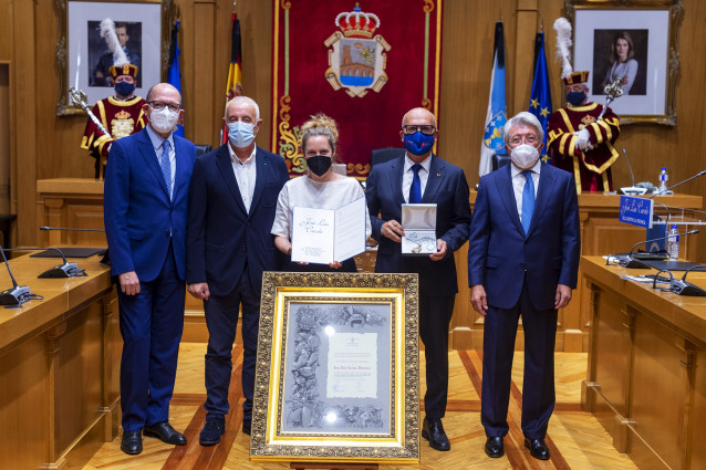 Entrega del título de Hijo Adoptivo de la Provincia a José Luis Cuerda en la Diputación de Ourense