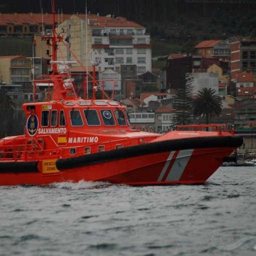 Salvamar Mirach en el puerto de Cangas en una foto de Salvamento Maru00edtimo