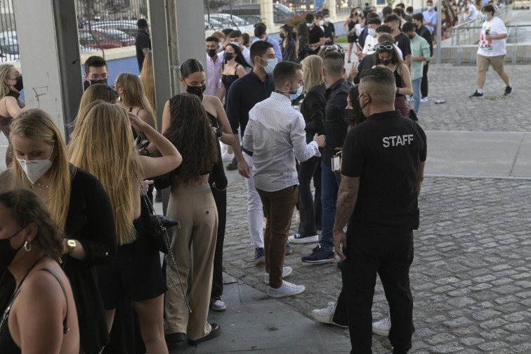 El escaso margen de tiempo impedirá a muchos locales del ocio nocturno abrir hasta las 4 este fin de semana​