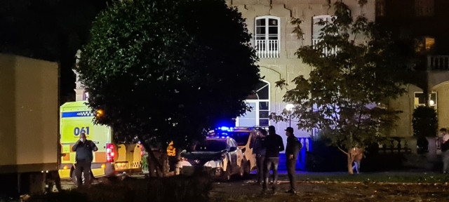 Una persona fallecida y varios heridos tras caer un árbol sobre el público que presenciaba un concierto en Mondariz-Balneario (Pontevedra).