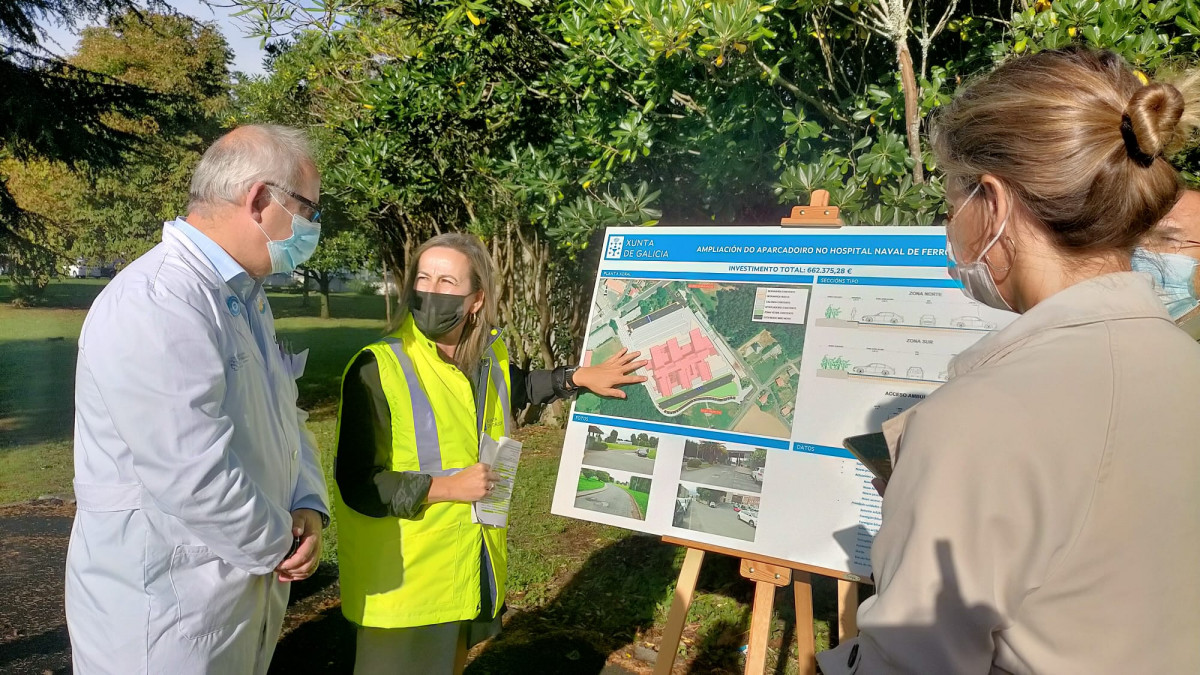 Ethel Vázquez presentando el nuevo aparcamiento en el hospital de Ferrol