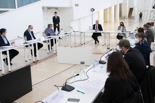 EL vicepresidente económico Y conselleiro de Economía, Empresa e Innovación, Francisco Conde, en la reunión del grupo de expertos de la Estratexia de Especialización Intelixente (RIS3) de Galicia