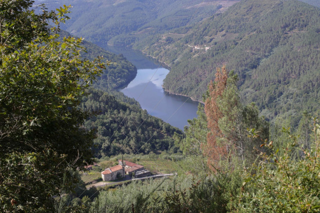 El río Miño, en la Ribeira Sacra, a 1 de octubre de 2021,en A Cova, Saviñao, Lugo, Galicia, (España). El Consejo Internacional de Coordinación del Programa Man and the Biosphere (MaB) de la Unesco aprobó este mes de septiembre la declaración de la candida