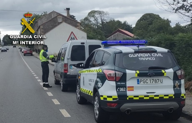 Sin puntos en el carnet, con tres reclamaciones judiciales y finge ser su hermano en un control​ tras dar positivo
