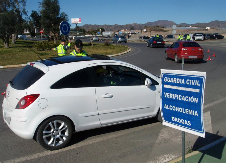 Tráfico refuerza la vigilancia en las carreteras gallegas esta Navidad