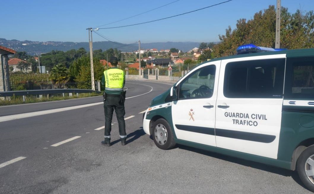 Control de la Guardia Civil de Tráfico en la provincia de Ourense.