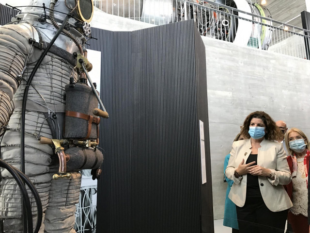 Inauguración de una nueva exposición en el Muncyt con la presencia, entre otras autoridades, de la subdelegada del Gobierno en A Coruña, María Rivas