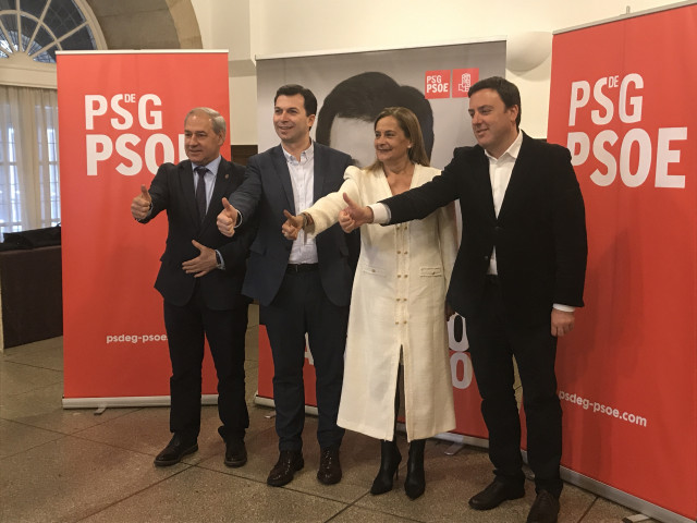Archivo - El candidato del PSdeG a la Xunta, Gonzalo Caballero, acompañado por los presidentes de las diputaciones gobernadas por el PSOE (José Tomé, Carmela Silva y Valentín González Formoso)
