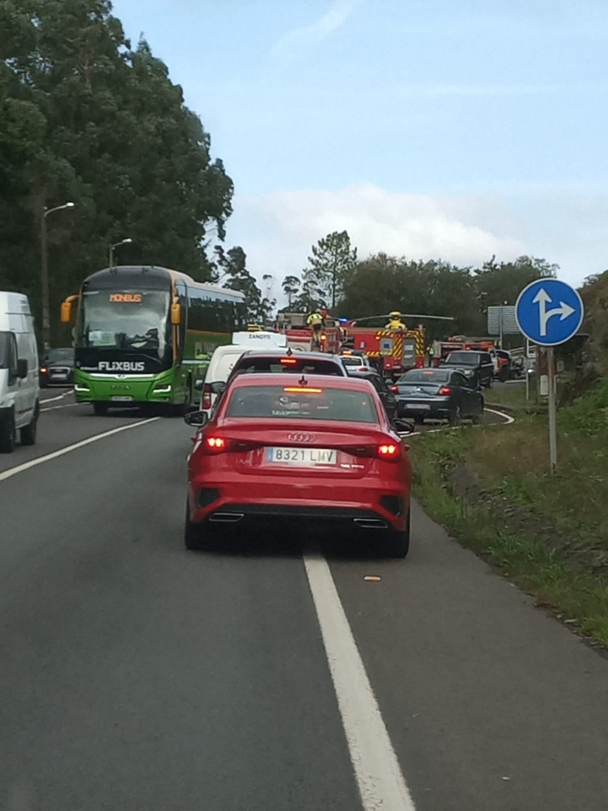 Accidente en Faramello en la N550 en una foto de@HelicoSantiago