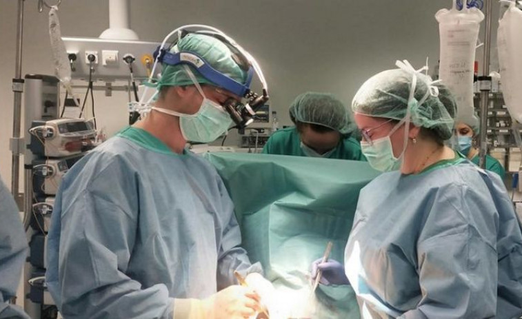 Tras siete operaciones, niño de 8 años recibe un corazón en un trasplante de corazón en A Coruña
