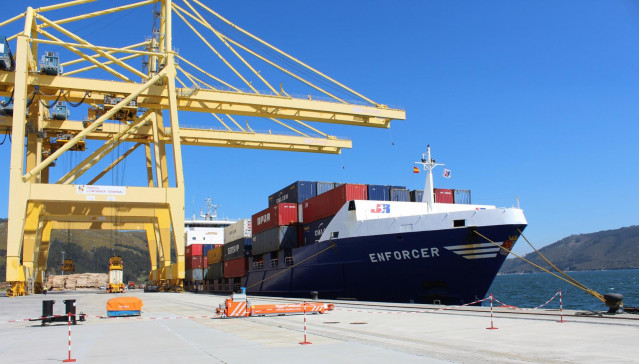 Archivo - El Puerto Exterior de Ferrol se estrena en el tráfico de contenedores.