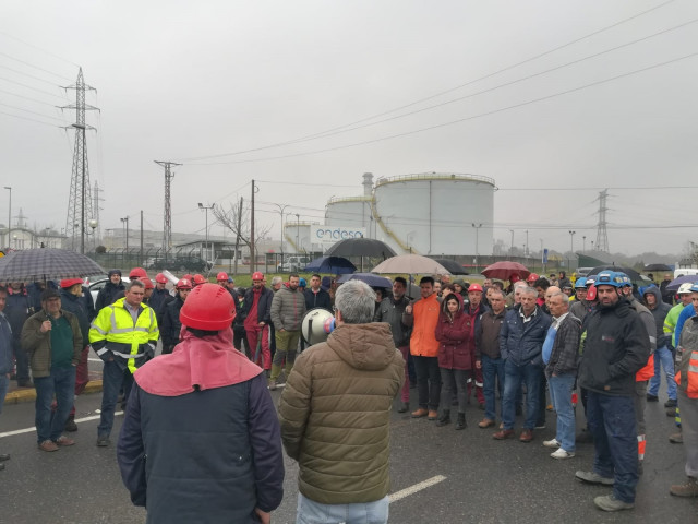 Archivo - Protesta de trabajadores en As Pontes (A Coruña) en una imagen de archivo