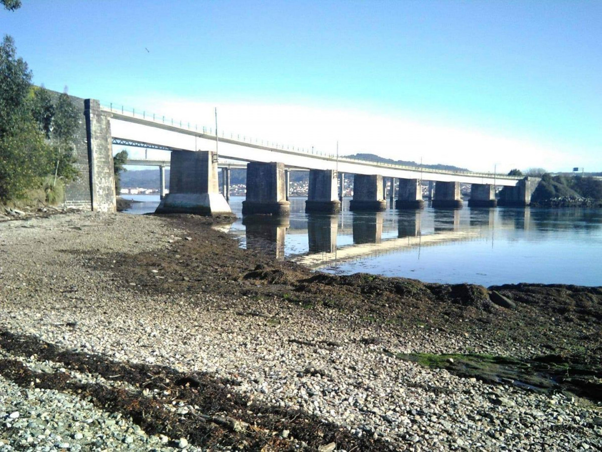 Puente del tren entre Narón y Neda en una foto de J.Tobajas facebook