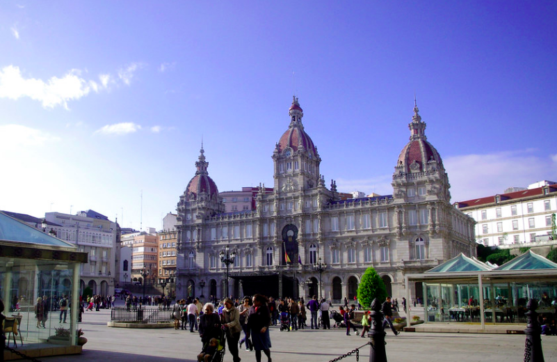Ayuntamiento de A Coruña en la Praza María Pita en una foto de Spanish Coches publicada bajo CCBY20