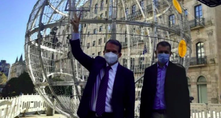 ¿Dónde estará el muñeco de nieve más alto? En Vigo. ¿Y el árbol de Navidad más alto? También en Vigo, dice Caballero