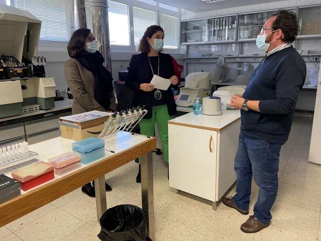 La subdelegada del Gobierno en A Coruña, María Rivas, visita el Oceanográfico