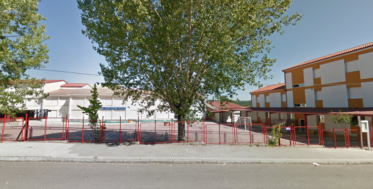 La Xunta confirma un brote con una docena de casos en el CEIP Padre Feijóo de Allariz, que lleva disparada una semana