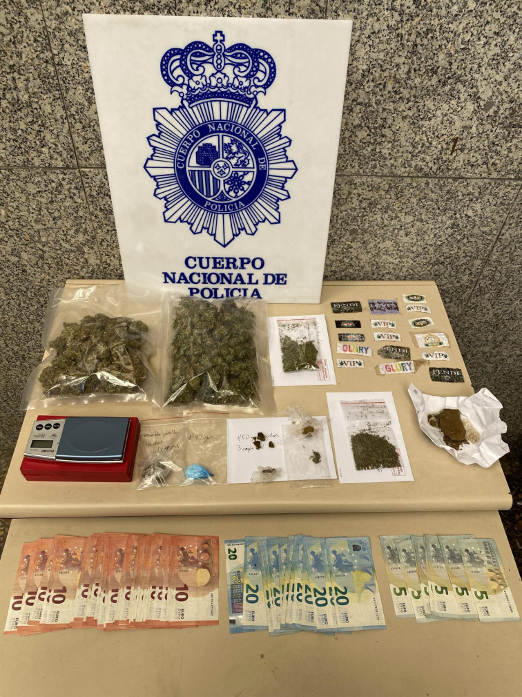 Una reyerta con cuchillos y machetes destapa un piso de venta de marihuana y hachís en Ourense