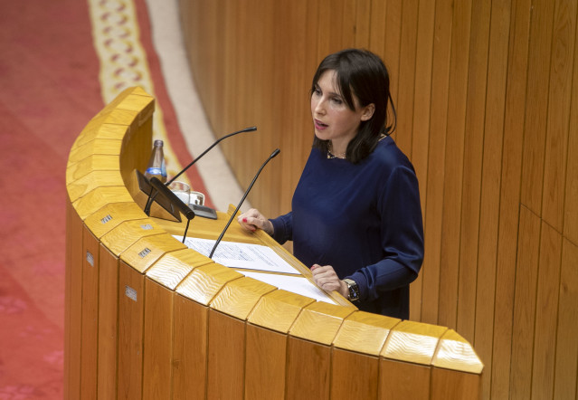La conselleira de Emprego e Igualdade, María Jesús Lorenzana, comparece en la Cámara gallega para explicar las líneas estratégicas del departamento autonómico para 2022.
