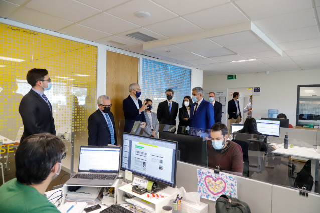 El vicepresidente económico de la Xunta, Francisco Conde, visita el centro de negocios en Nigrán