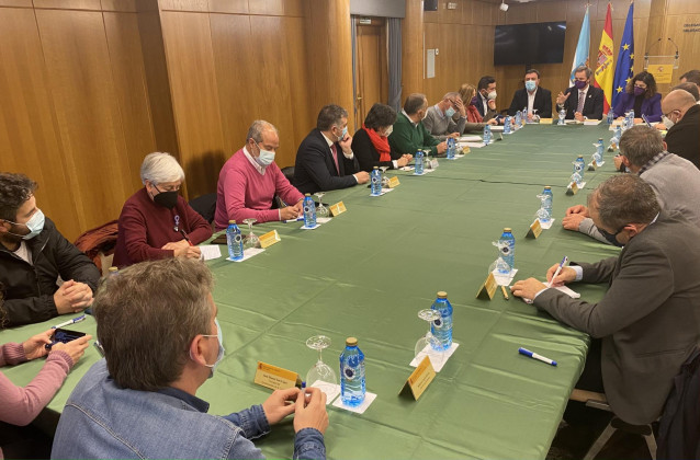 El delegado del Gobierno en Galicia, José Miñones, se reúne con representantes municipales de ayuntamientos afectados por el proceso de Transición Justa