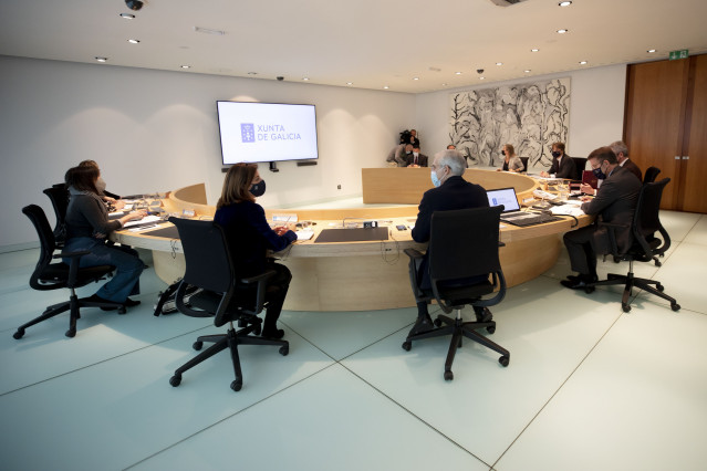 El presidente del Gobierno gallego, Alberto Núñez Feijóo, preside la reunión del Consello.