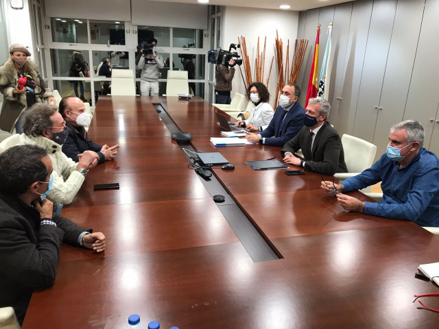 Reunión de la Xunta y la hostelería a 22 de noviembre de 2021, después de la implatanción del protocolo covid para evalur incorporar el certificado covid en la hostelería de día, ante la subida de casos y la navidad