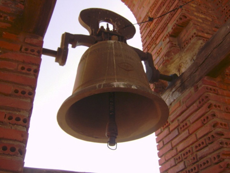 Desaparece la campana de la ferrolana iglesia parroquial de San Pedro de Leixa