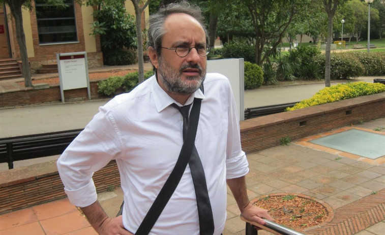 Antonio Baños, líder de la CUP, renuncia a su acta de diputado