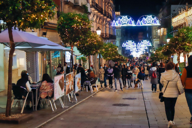 Ambiente en las calles y establecimientos de Vigo, a 27 de noviembre de 2021.
