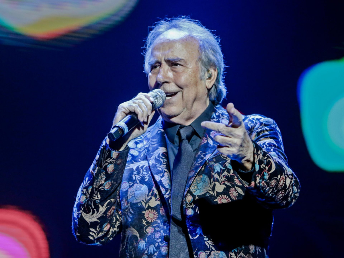 El cantante Joan Manuel Serrat durante su actuación en el WiZink Center de Madrid el 20 de enero del 2020