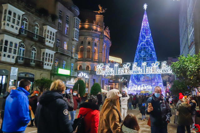 Ambiente en las calles y establecimientos de Vigo, a 27 de noviembre de 2021, en Vigo