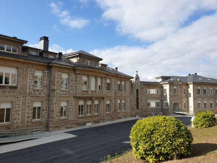 Brote de covid en Aspnais de Lugo pero la tercera dosis continúa reduciendo casos en residencias de Galicia