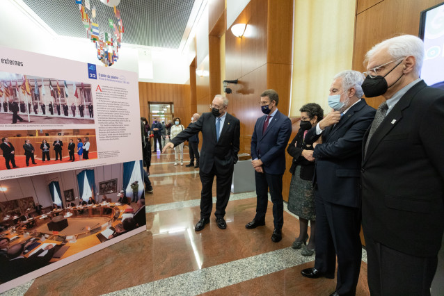 Presentación de la exposición que conmemora los 40 años del Parlamento gallego