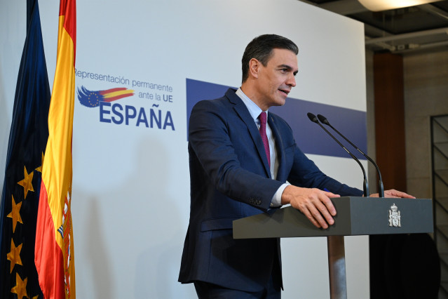 El presidente del Gobierno, Pedro Sánchez, en rueda de prensa en Bruselas